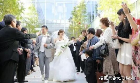 婚礼上我们讨厌的人,那些让人头疼的“不速之客”  第2张